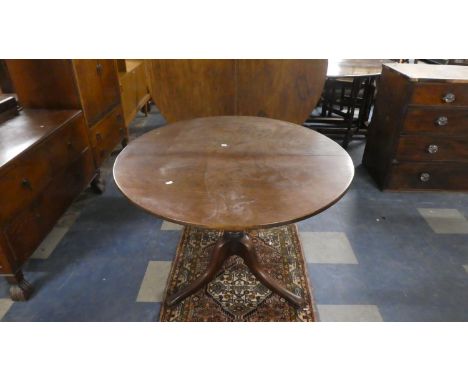 A 19th Century Mahogany Snap Top Tripod Table with Circular Top, 98cm Diameter 