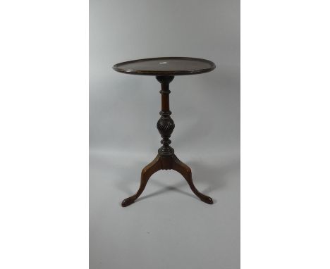 A Nice Quality Mahogany Tripod Wine Table with Ribbed Vase Support, 48cm High