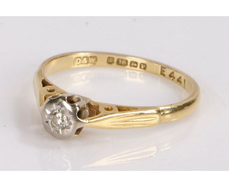 18 carat gold and diamond set ring, with a single diamond to the head, 2 grams, ring size K