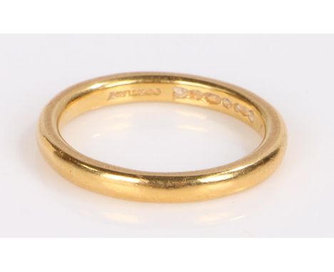 22 carat gold wedding band, 4.8 grams, ring size N