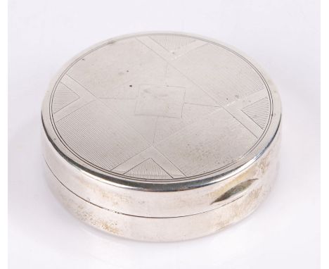 George V silver "D.Q" powder compact, Birmingham 1930, maker&nbsp;Dennison Watch Case Co. the cover with engine turned decora