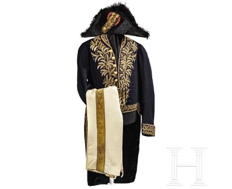 Graf Méjan - Diplomatenuniform, 2. Hälfte 19. Jhdt.  Zweispitz mit schwarzem Mohairfilz (etwas berieben), schwarze Ripsborte,