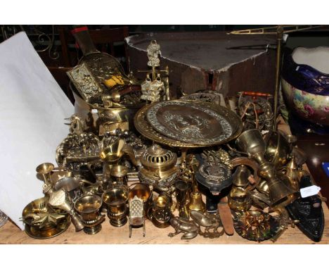 Large collection of metalwares including bellows, horsebrasses, lighter, teapot, carriage clock, candle holder, fireside acce