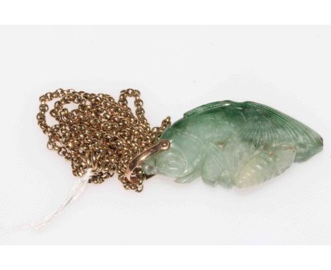 Jade crustacean pendant with 9 carat gold chain, 55cm length.