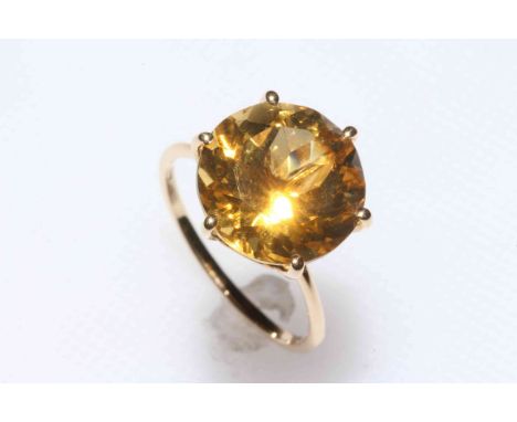 Large citrine (7.5 carat) and 9 carat gold ring, size N/O, with certificate.