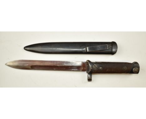 Italian 1938 pattern folding Mannlicher Carcano bayonet with 18cm fullered blade and scabbard, stamped A77682 to tang.&nbsp;P