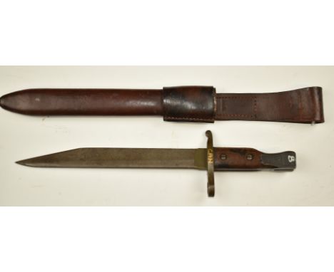 Canadian 1910 pattern Ross bayonet with good stamps to ricasso, 25.5cm sharpened blade and scabbard dated 1915.&nbsp;PLEASE N