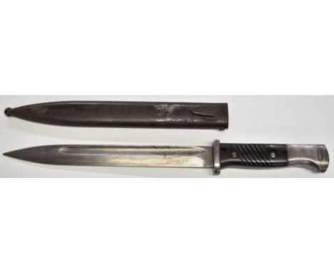 German 84/98 pattern bayonet 5362 and 5/172G to ricasso, with 25cm fullered blade, and scabbard. PLEASE NOTE ALL BLADED ITEMS