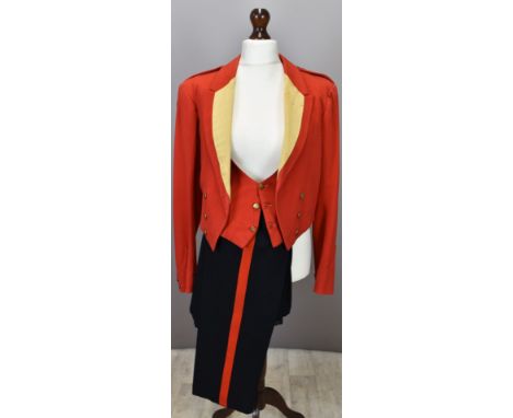 British Army Gloucestershire Regiment officer's scarlet mess jacket with yellow lapels, Major rank insignia to shoulder strap