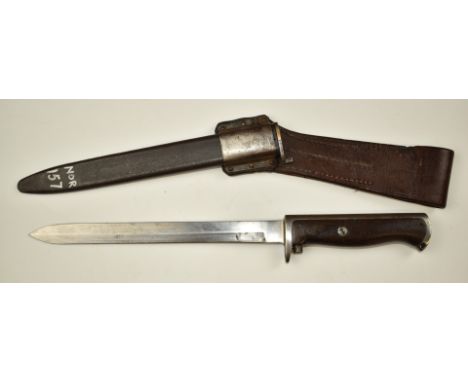 Norwegian 1894 pattern Krag Jorgensen knife style bayonet marked 2511 to crossguard, with 21.5cm blade, scabbard and frog.&nb