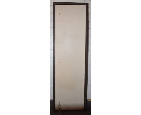 Metal shotgun or rifle cabinet with two sets of keys, 130 x 40 x 25cm