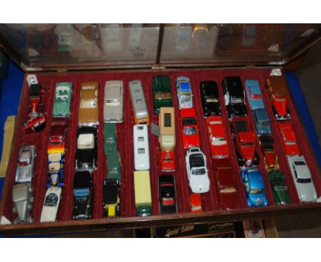 A collection of various models including Matchbox and a box of various scale models etc Condition Report: Available upon requ