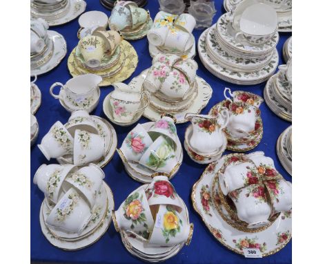 A Royal Albert Old Country Roses teaset comprising six cups, saucers, plates, cake plate, milk jug and sugar bowl, six Roslyn