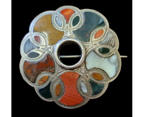 Early Victorian Scottish Silver &amp; Agate Brooch - Individually cut, various coloured agates to each section - 5cm across