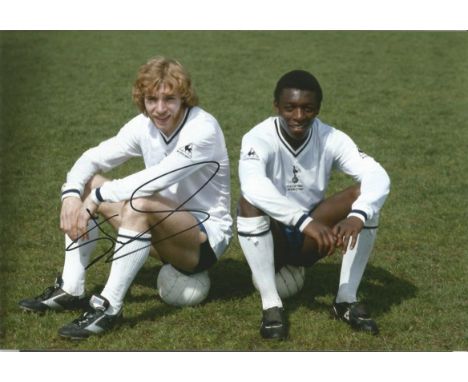 Football Signed 12 x 8 inch photo Steve Archibald Of Tottenham, colour Depicting Archibald And Garth Crooks Posing For Photog