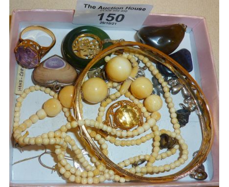 Assorted old and vintage jewellery, bracelet and ring tests for gold