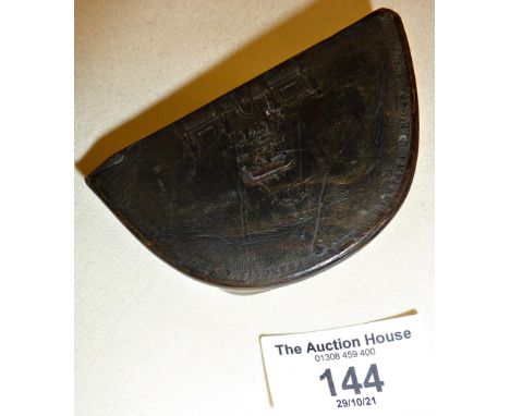 19th c. pressed horn snuff box in Napoleon Hat shape with legend to lid "Tombeau de Napoleon Empereur Des Francais Athotel de