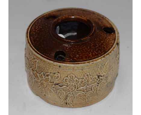 A 19th century Derbyshire salt glazed inkwell 
