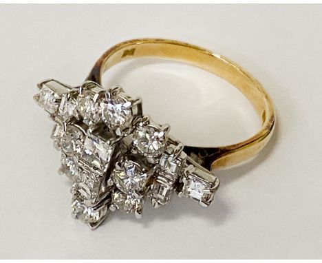 18CT GOLD &amp; DIAMOND RING - SIZE N 