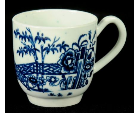 A WORCESTER COFFEE CUP, C1770  transfer printed in underglaze blue with the Plantation Print, 5.6cm h (ex Barrow, Nottingham)