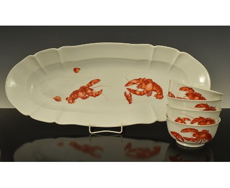 Hummerplatte und vier Fingerschalen. Dekor mit Hummer. Nymphenburg, Mitte 20. Jh. Platte L 60 cm.