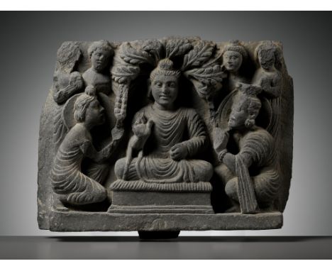 A RARE SCHIST FRIEZE WITH THE SCENE OF THE ENTREATY TO PREACH, ANCIENT REGION OF GANDHARA 健陀羅片岩佛祖講道場景Kushan period, 2nd - 4th