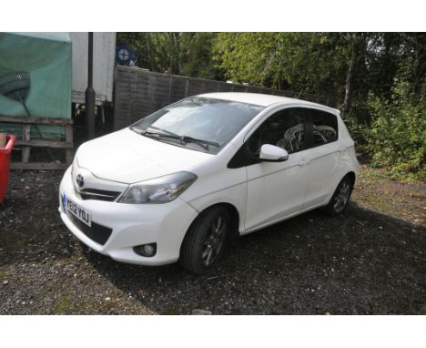 A 2012 TOYOTA YARIS SR VVT-1 CVT 5 DOOR HATCHBACK CAR in white with 1329cc petrol engine, automatic gearbox, V5C present, fir