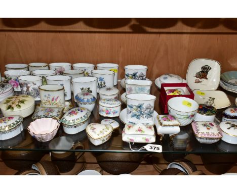 A COLLECTION OF 20TH CENTURY BRITISH AND CONTINENTAL BONE CHINA AND PORCELAIN POSY VASES, PIN DISHES, TRINKET BOXES,PILL BOXE
