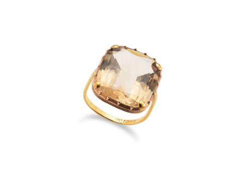  An early 19th century citrine ring  The cushion-shaped citrine, in a pinched collet-setting, citrine approx. 22.00 carats, m