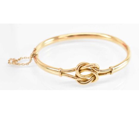 A 15ct yellow gold bangle, diameter 6.5cm, approx 14g.Condition Report: This bangle doesn't appear to be magnetic.