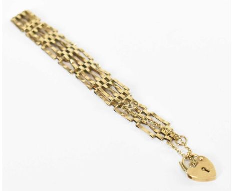 A 9ct yellow gold gate link bracelet, with 9ct yellow gold padlock clasp, approx 4.7g.