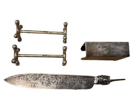 ATKIN BROTHERS; a pair of George V hallmarked silver knife rests, Sheffield 1928, length 7cm, a George V hallmarked silver ma