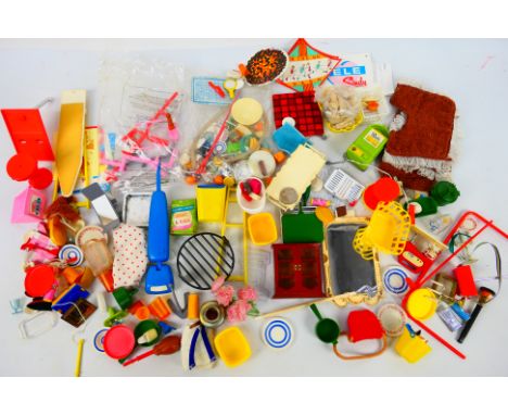 Pedigree - Sindy - An unboxed collection of predominately vintage Sindy doll household and and personal accessories. Lot incl