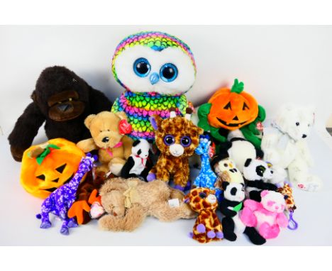 Ty Beanies - A collection of over 20 Ty Beanies in a variety of sizes. Lot includes Ty Beanie Boos Aria; Ty Class Baby Xio Li