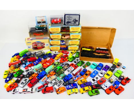 Oxford Diecast - Welly - Hot Wheels - Cararama - Others - A mainly unboxed collection of diecast model vehicles in various sc