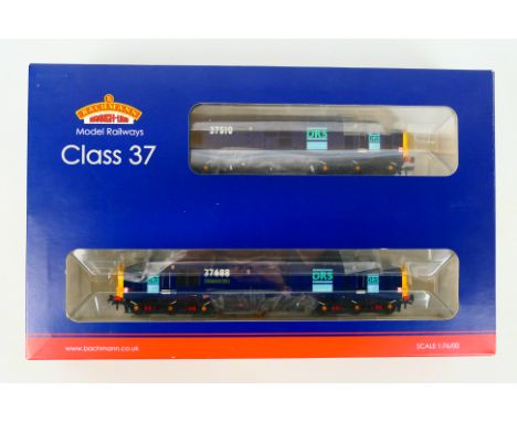 Bachmann - A limited edition boxed OO gauge twin pack of Class 37/5 locos in DRS livery # 32-381U. The box states 21 DCC, mad