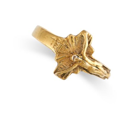 A VINTAGE CROSS RING in yellow gold, depicting as Jesus on the cross, no assay marks, size O / 7, 1.9g.