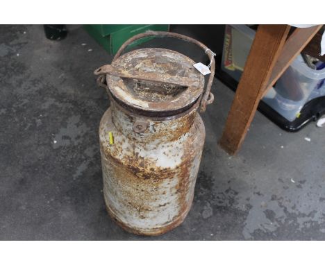 Vintage churn with lid, height excluding handle is 45 cm 