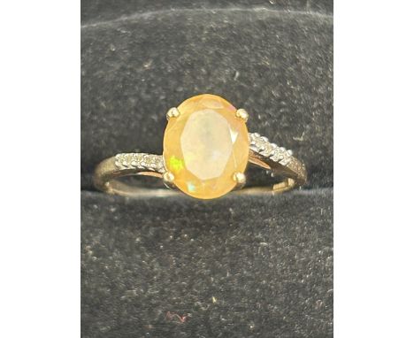 9ct gold ring set with Opal &amp; diamond Size S 