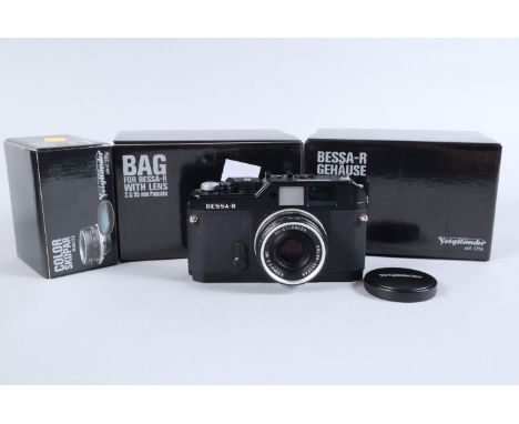 A Voigtländer Bessa R Camera, serial no 00102037, shutter working, battery tested, meter working, viewfider clear, rangefinde