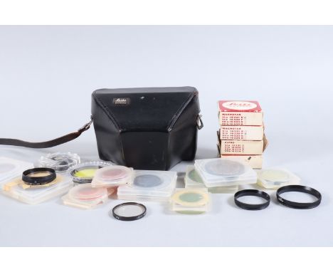 Leitz Accessories, including boxed Leicaflex Elpro VIb, VIIb, VIa, VIIa close up lenses, cased Serie VI GGr, 1, Or filters, 1