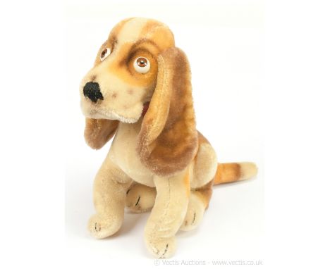 Steiff Basset vintage dog, EAN 3322, 1961-1962, button to left ear, brown / white mohair, large brown and black plastic eyes,