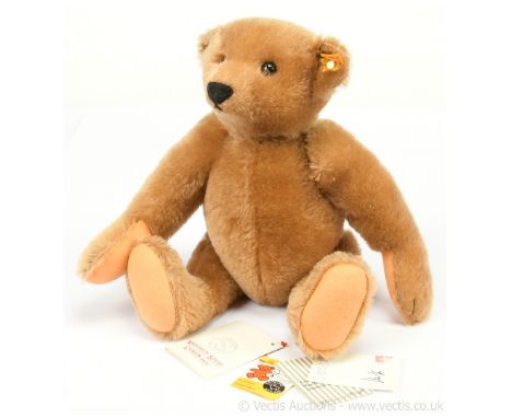 Steiff Margaret Woodbury Strong 1904 replica teddy bear, blank yellow tag (should be number  0155/37, USA Exclusive 1982-1990