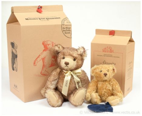 Steiff pair of teddy bears: (1) Steiff QVC Exclusive Bear of the Year 2005, white tag 661853, LE 1500, cream with brown tip m