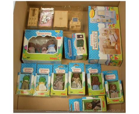 Tomy Sylvanian Families collection of items: (1) Tomy Deluxe Family House #3100, with some furnishings/contents, within packa