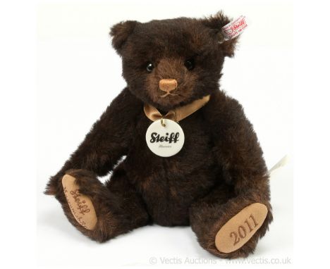 Steiff Museumsbar 2011, white tag 673238, LE to the year 2011, brown alpaca with dark brown tip, with ceramic chest tag, swin