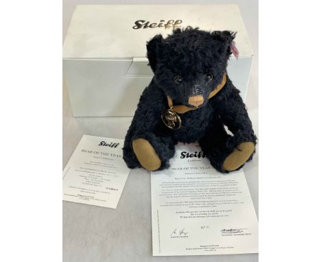 Steiff Bear of the Year 2014 with box and COA.