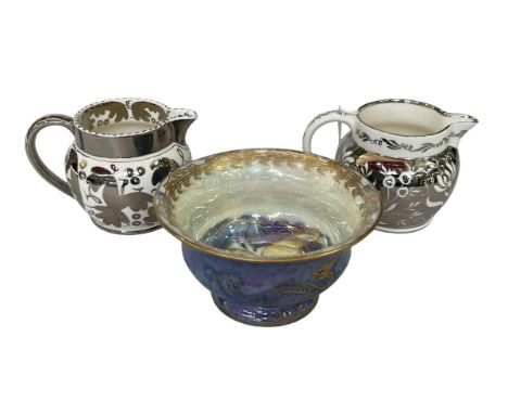 Small Wedgwood lustre basin 11.5cm diameter, and two Wedgwood lustre jugs (3).