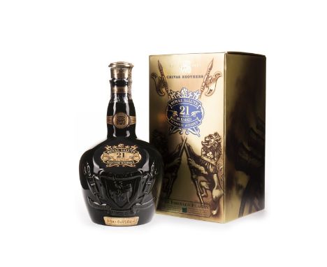 ROYAL SALUTE AGED 21 YEARS - EMERALD FLAGON Blended Scotch Whisky 70cl, 40% volume, ceramic flagon in box.