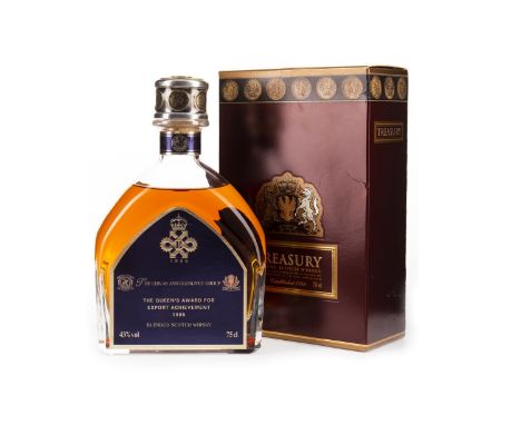 CHIVAS QUEEN'S AWARD FOR EXPORT 1995 Blended Scotch Whisky 75cl, 43% volume, in carton.